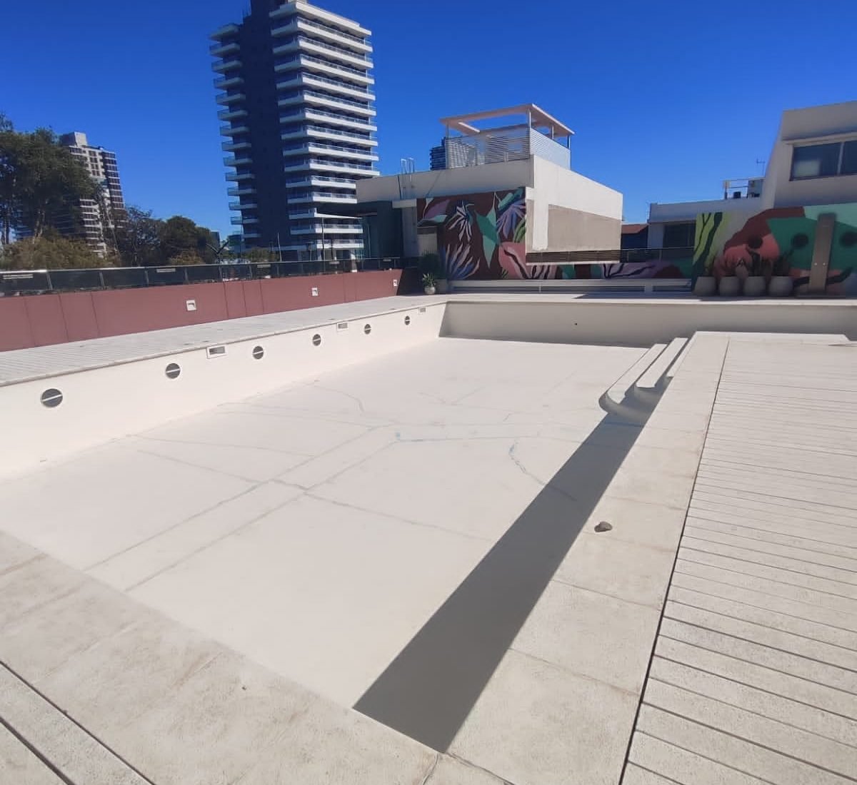 PRFV EN PISCINAS DE MATERIAL